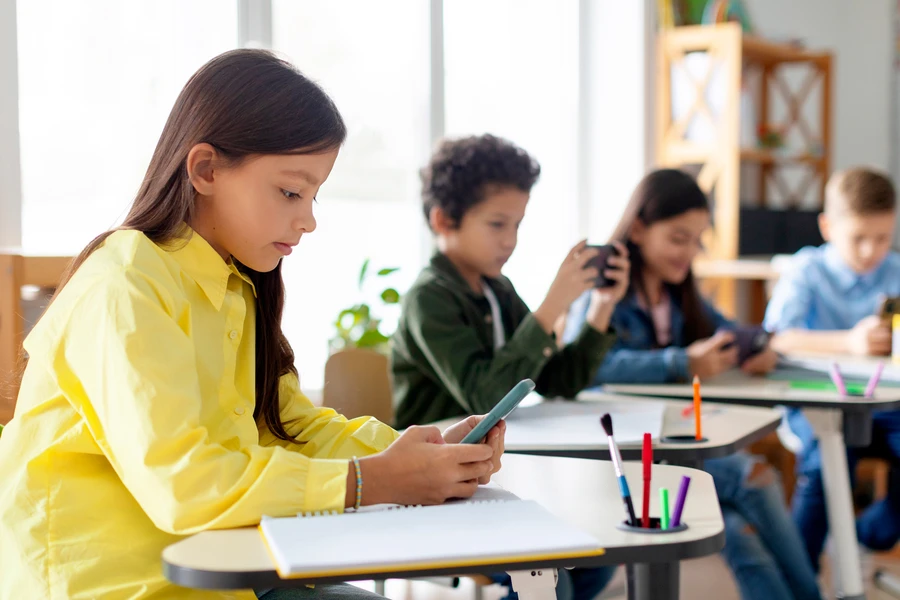 Reseaux sociaux Enfants Adolescents 